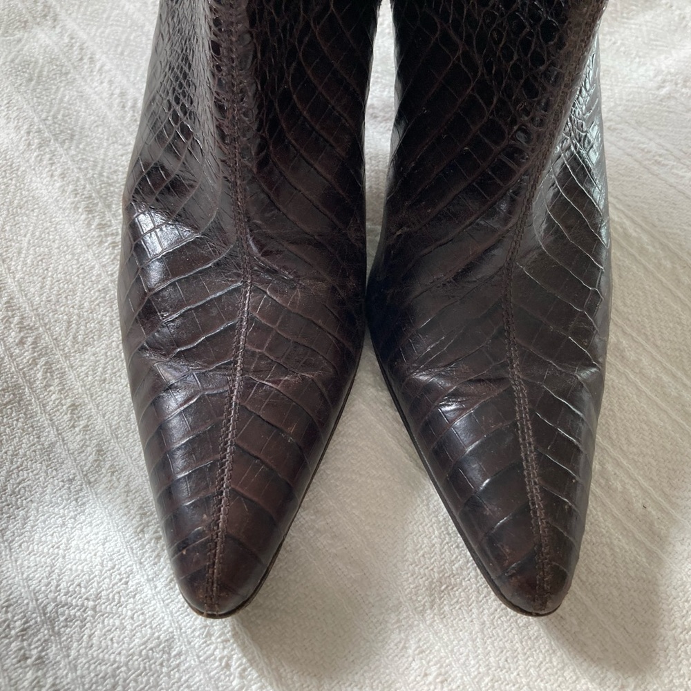 Brown embossed short genuine leather pointed toe booties